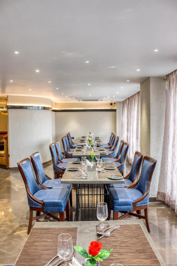 Aura Rooms Dehradun Buitenkant foto