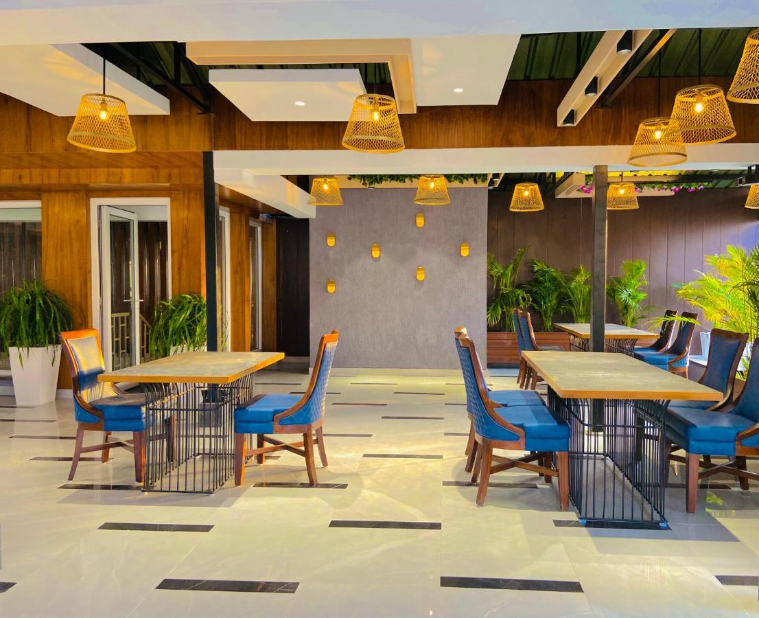 Aura Rooms Dehradun Buitenkant foto