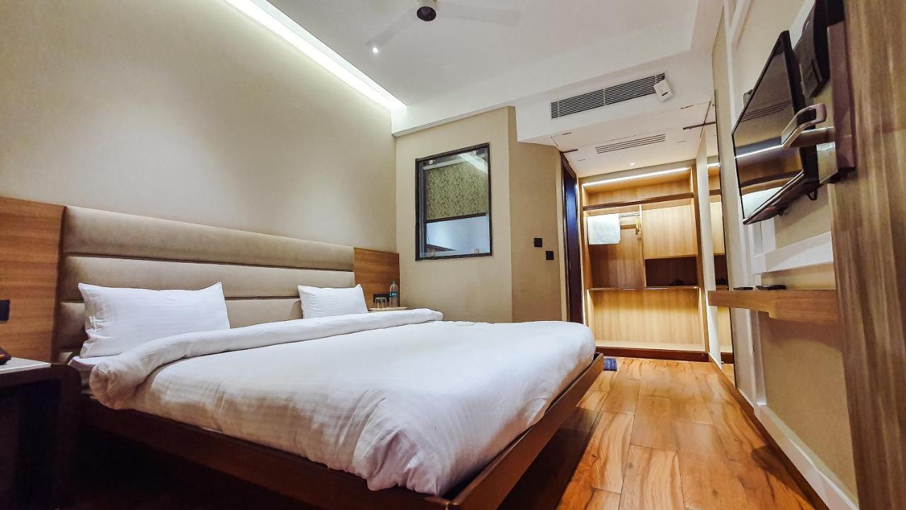 Aura Rooms Dehradun Buitenkant foto