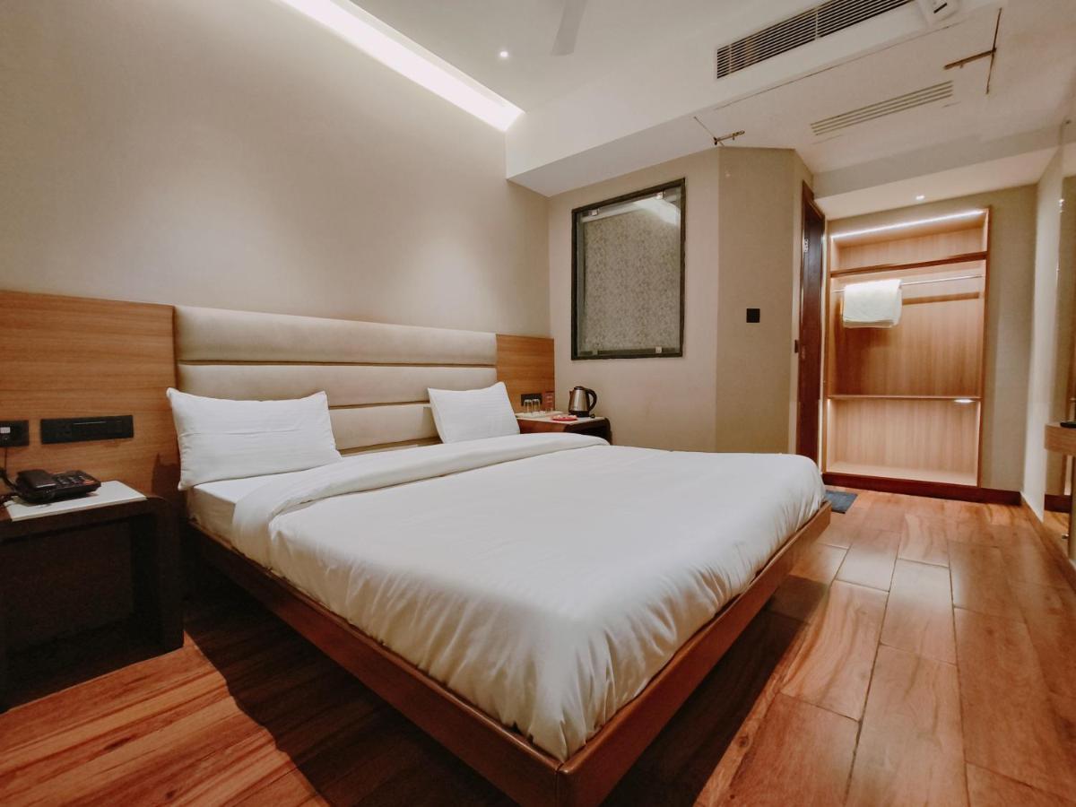 Aura Rooms Dehradun Buitenkant foto
