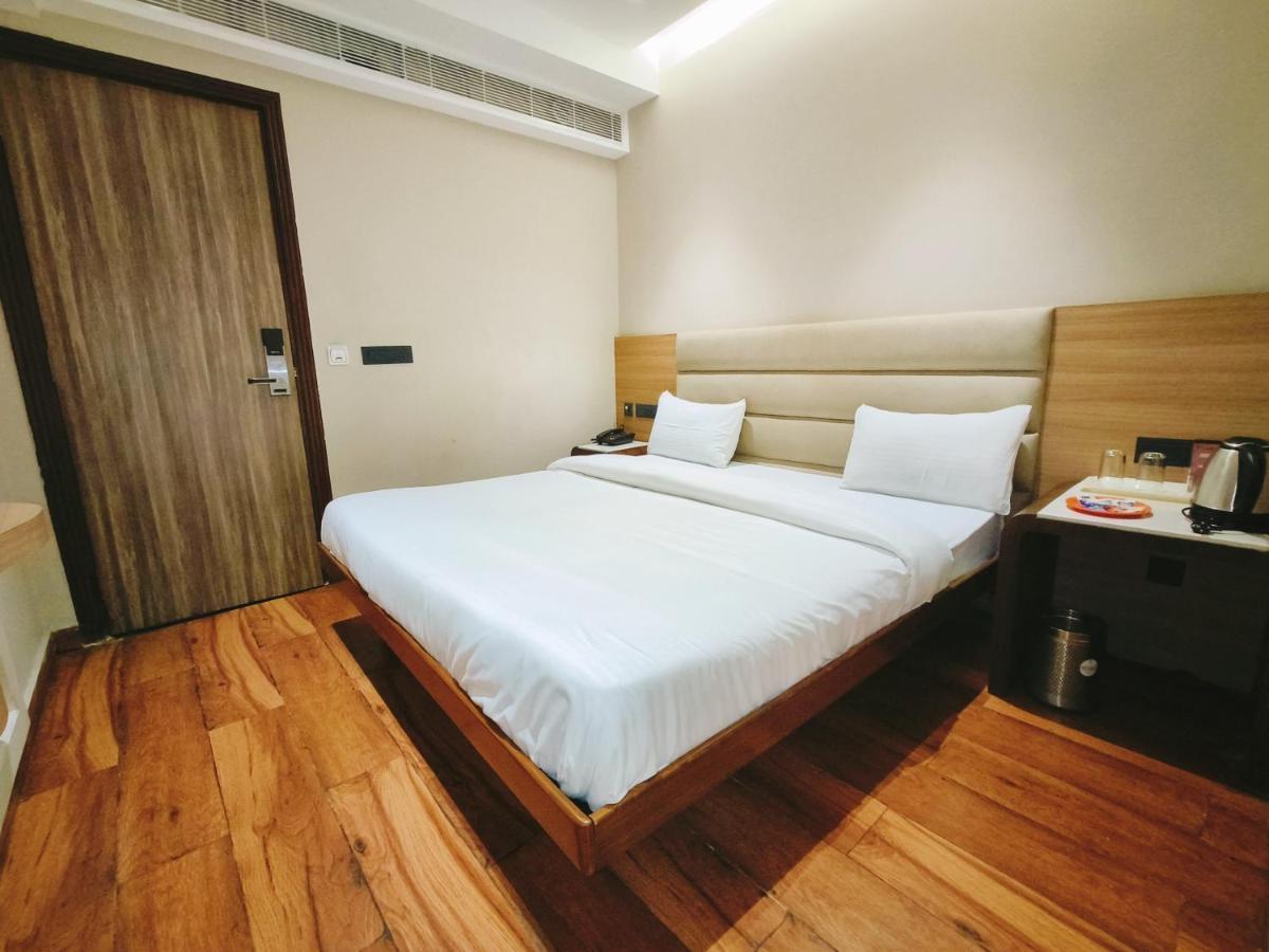 Aura Rooms Dehradun Buitenkant foto