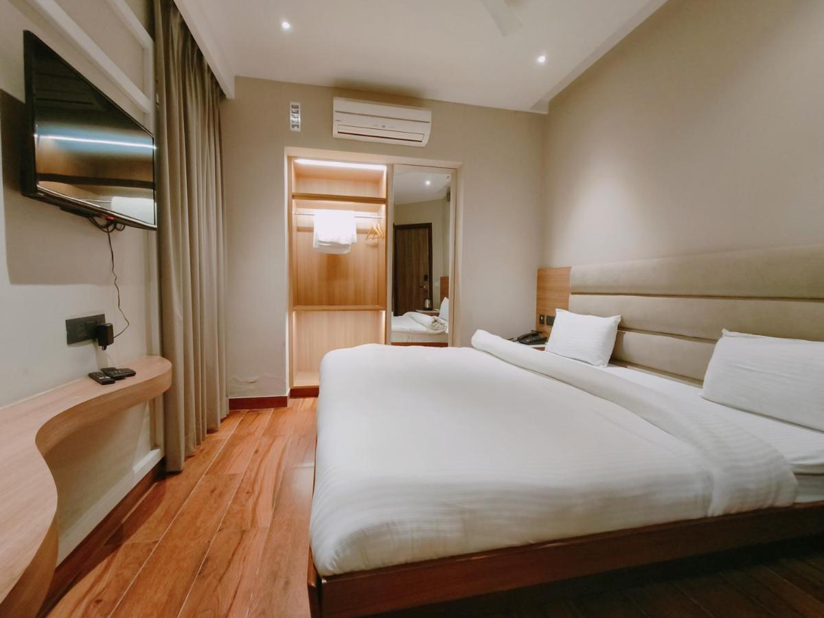 Aura Rooms Dehradun Buitenkant foto
