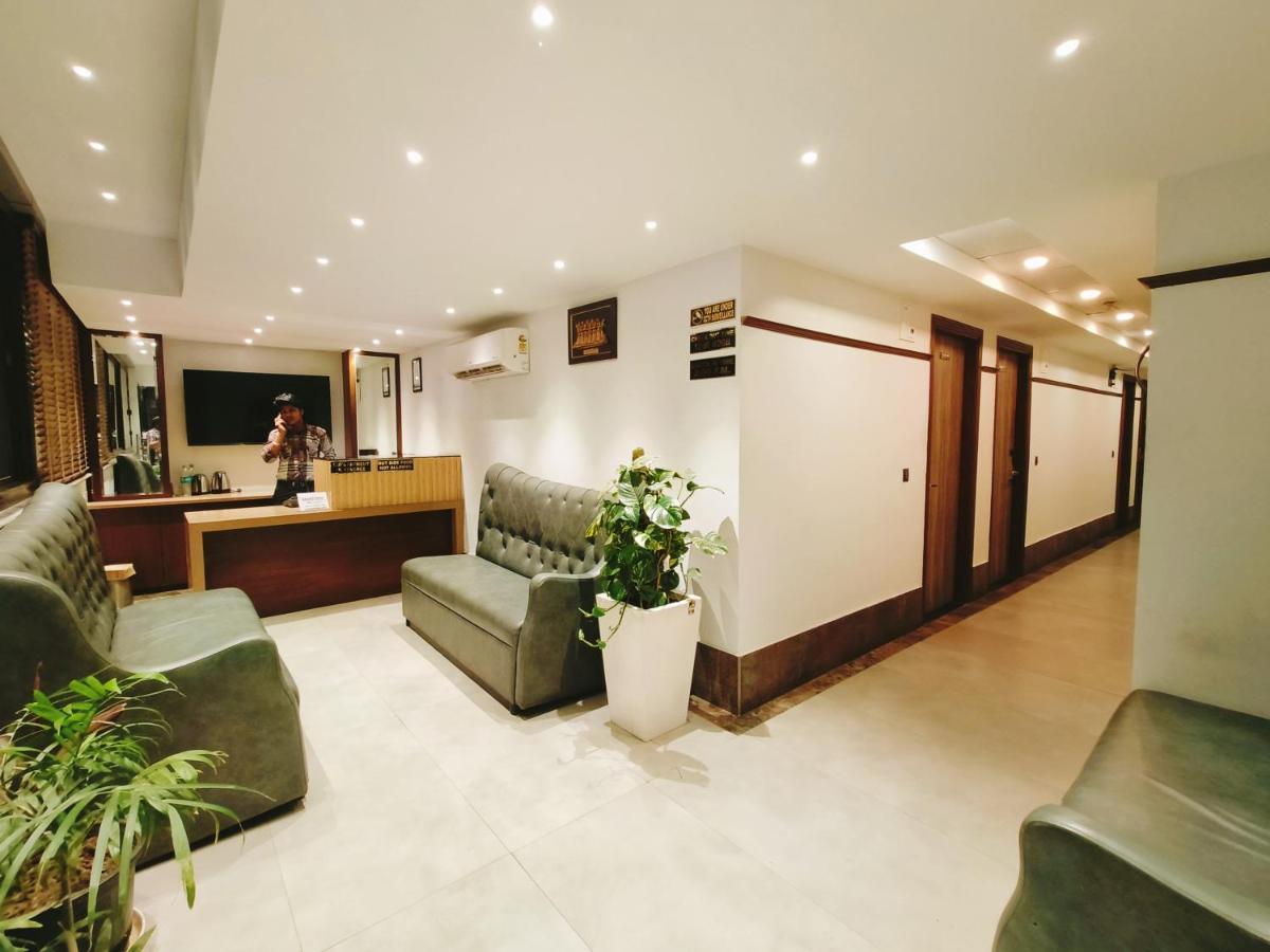 Aura Rooms Dehradun Buitenkant foto